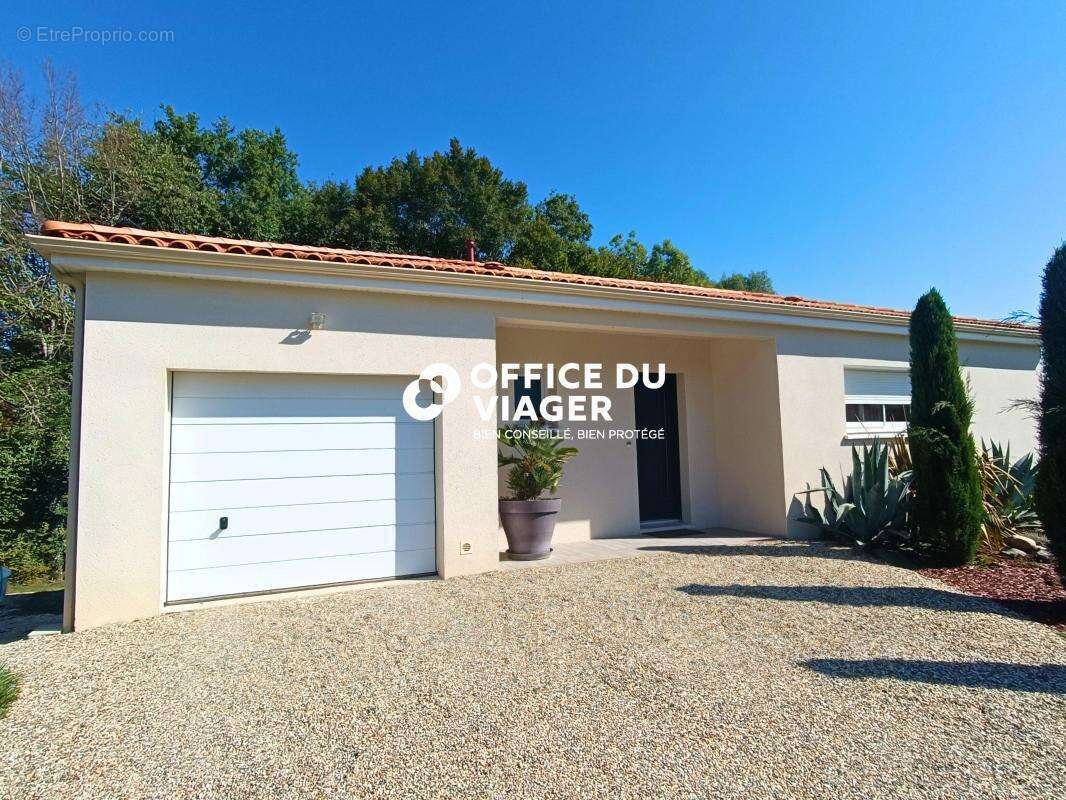 Maison à CREYSSENSAC-ET-PISSOT
