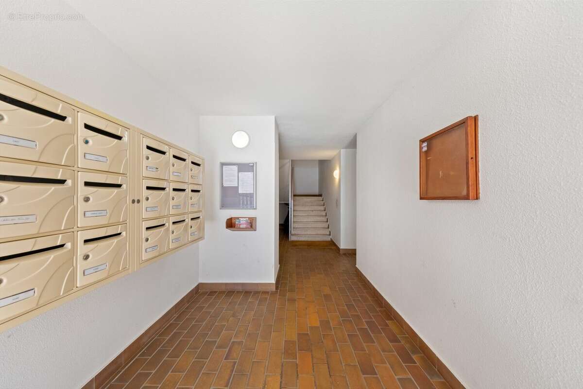 Appartement à SAINT-CYR-SUR-MER