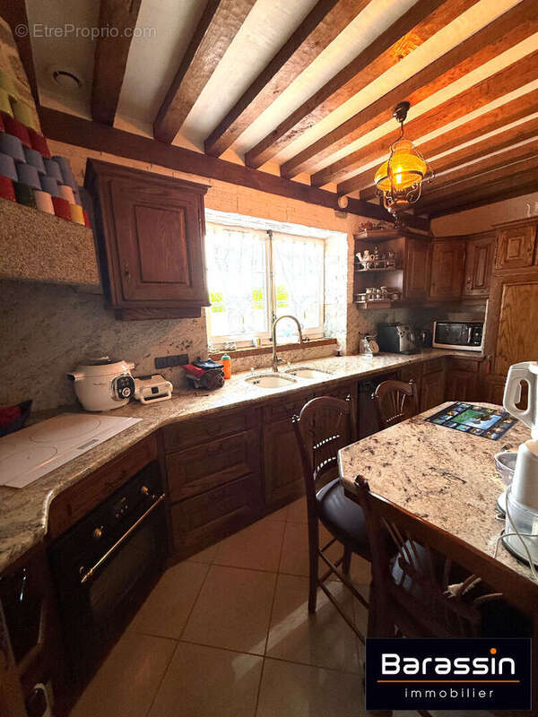 Maison 218 m² à Monthuchon  - photo 3