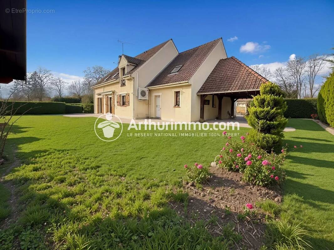 Maison à SOISY-SUR-SEINE
