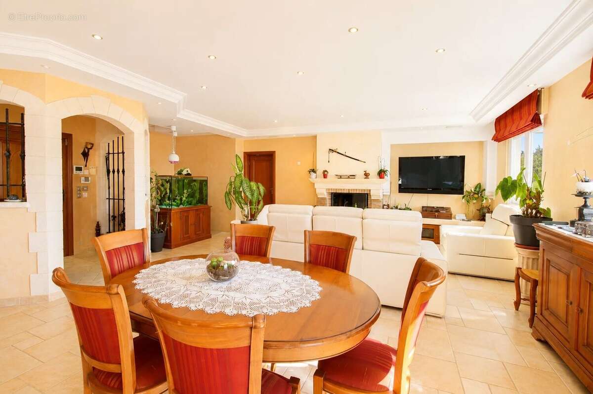 Eze "village" - propriété de 2 villas 450m²  piscine  vue mer - photo 17