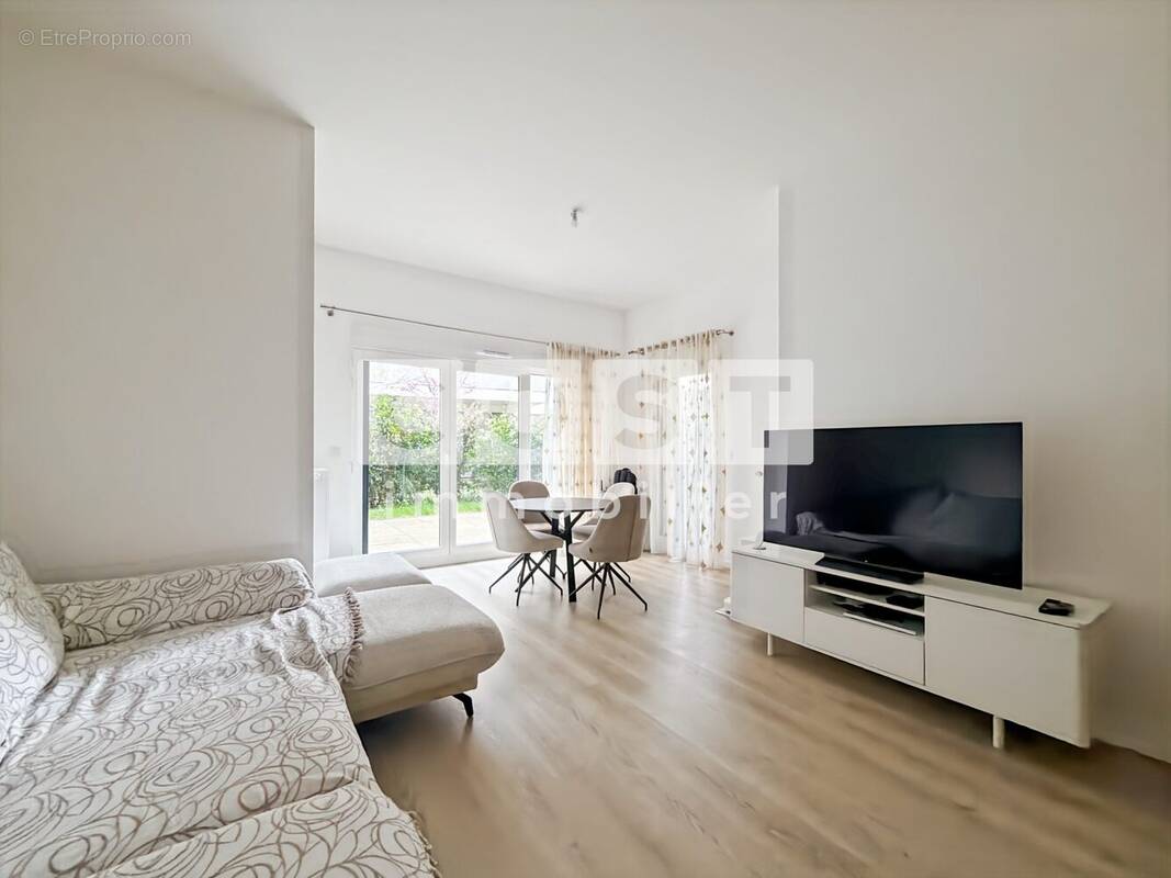 Appartement à COLOMBES