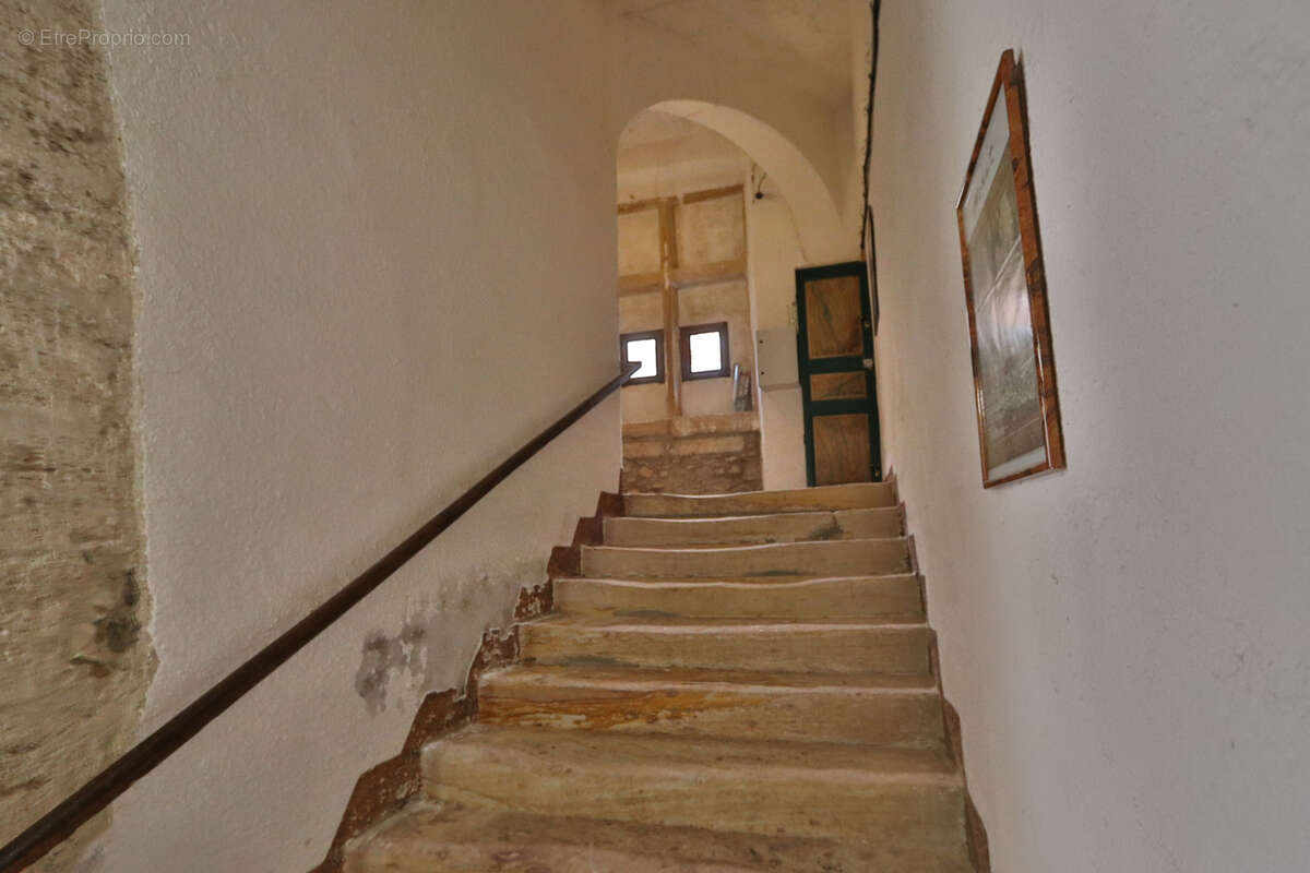 Maison à FONTCOUVERTE