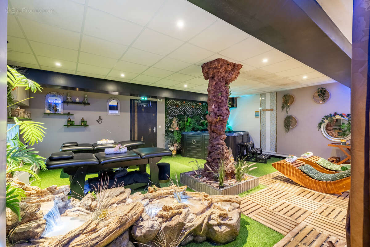 Commerce à CARRY-LE-ROUET