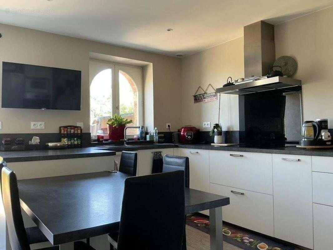 Photo 2 - Maison à ROUGE