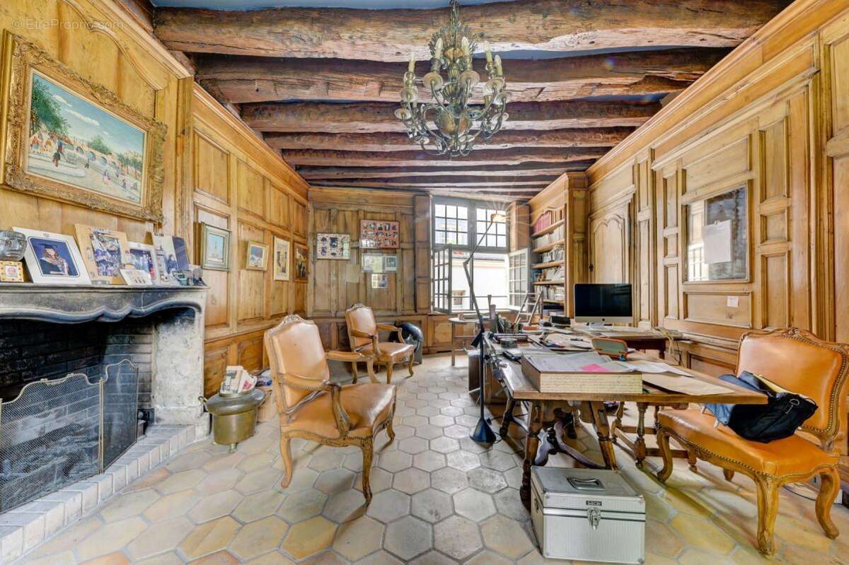 Maison à PARIS-4E