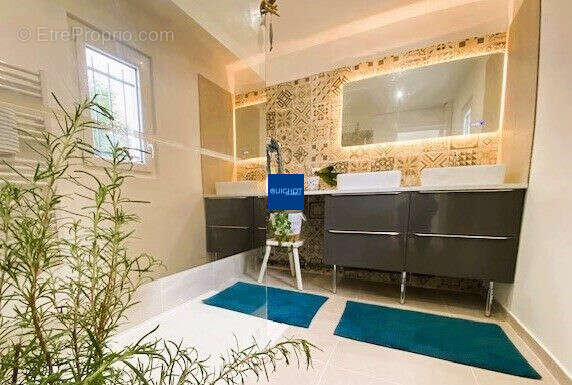 Maison à LA LONDE-LES-MAURES