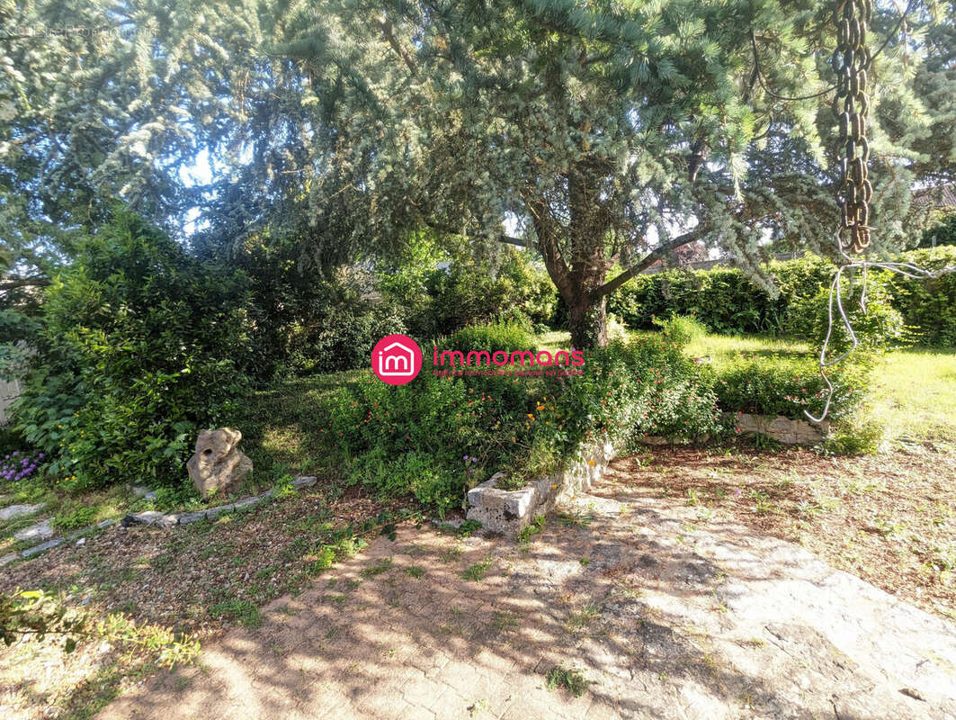 Maison à NOYEN-SUR-SARTHE