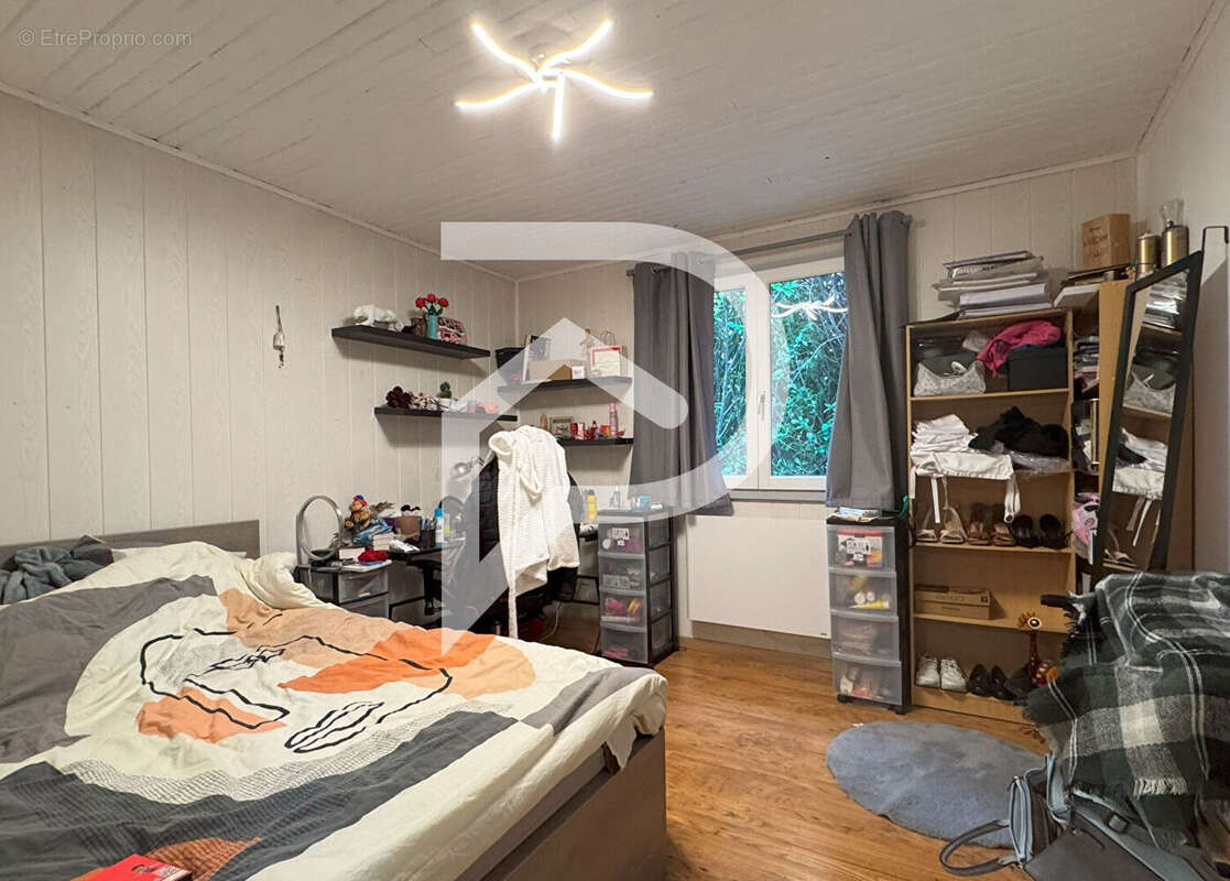 Maison à LA CHAPELLE-AUBAREIL