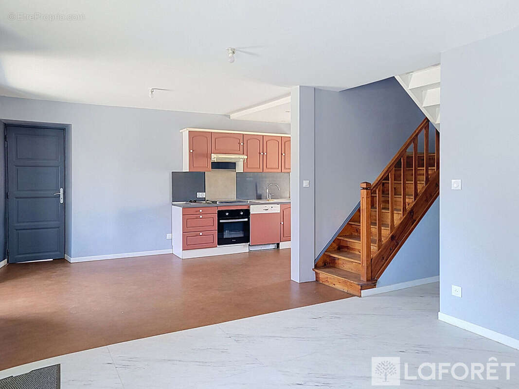 Maison de ville au coeur de Costaros ? Idéal premier achat ou investissement à fort potentiel ! - photo 2