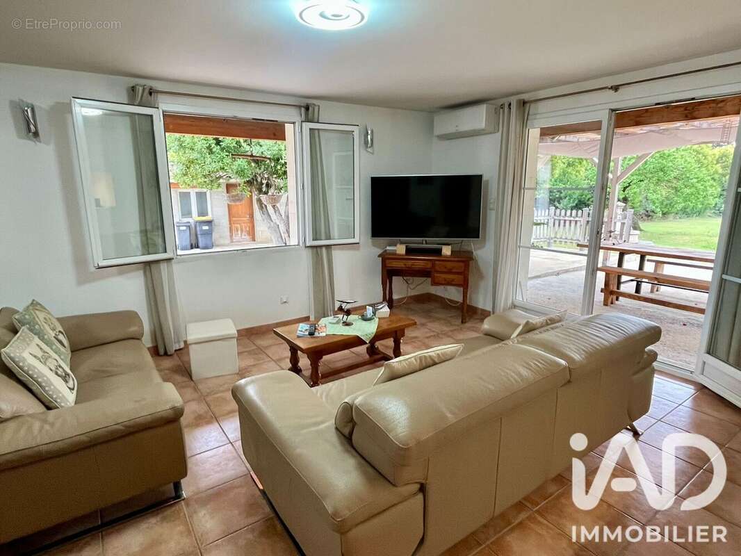 Maison 137 m² à Rodilhan  - photo 7