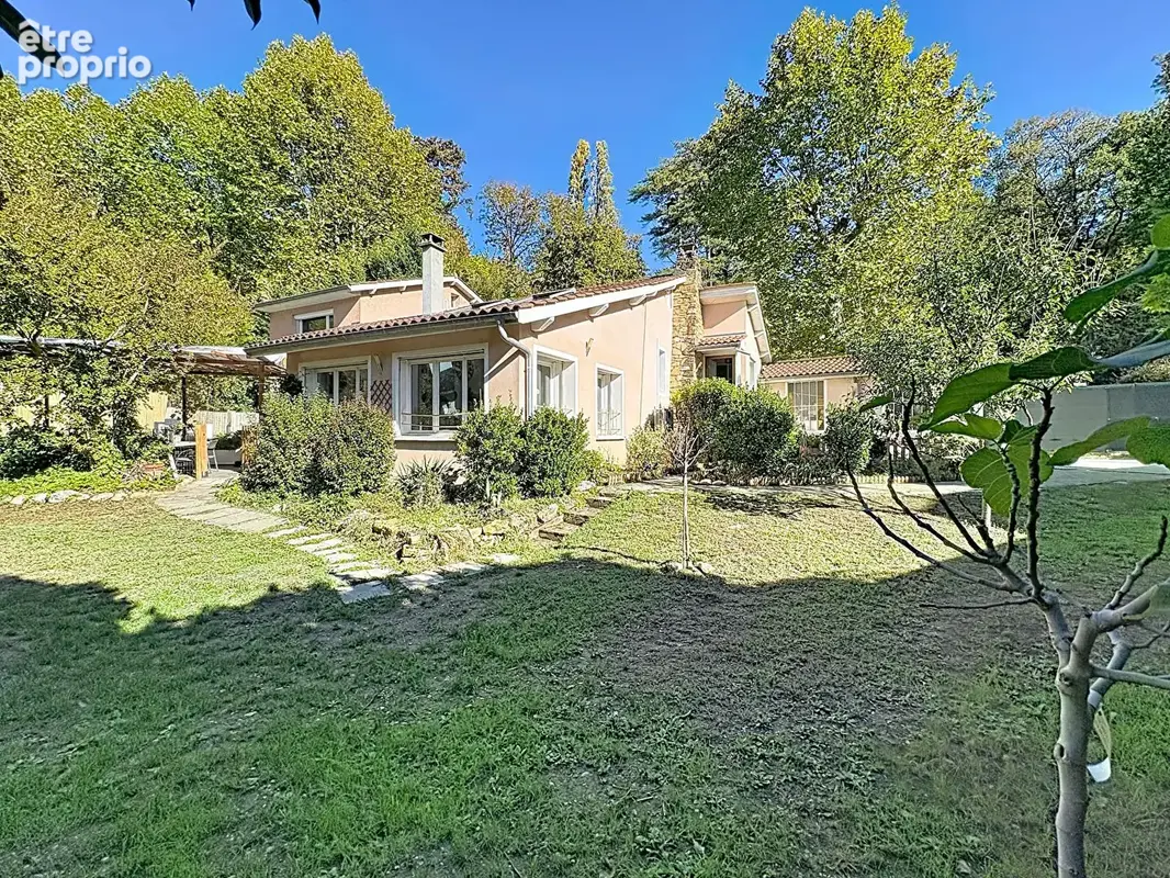 Maison à CALUIRE-ET-CUIRE