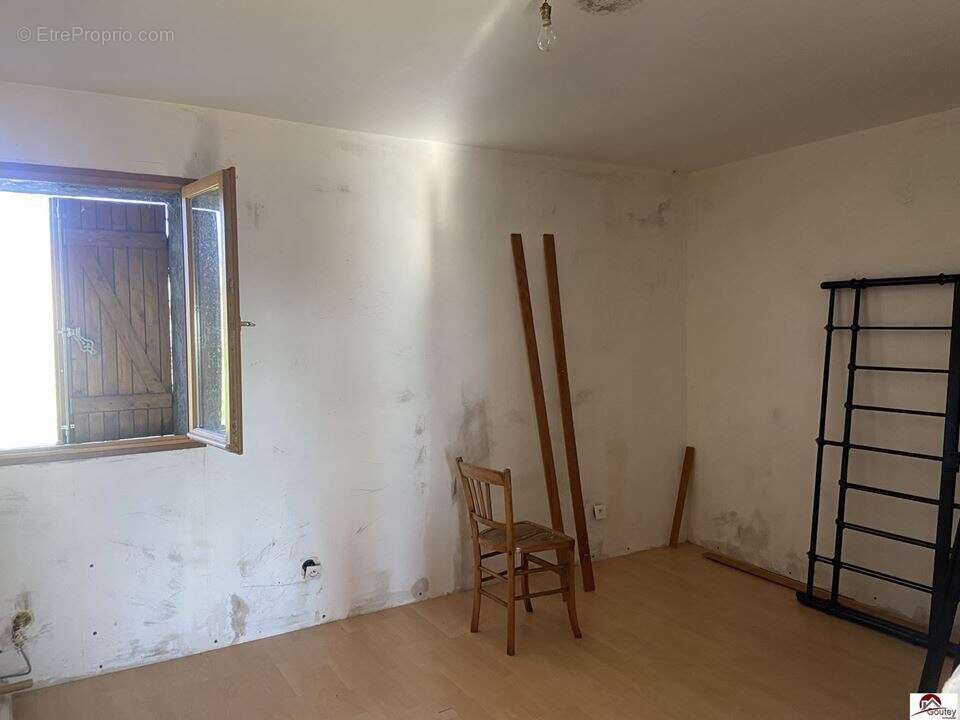 Maison 74 m² à Cremeaux  - photo 6