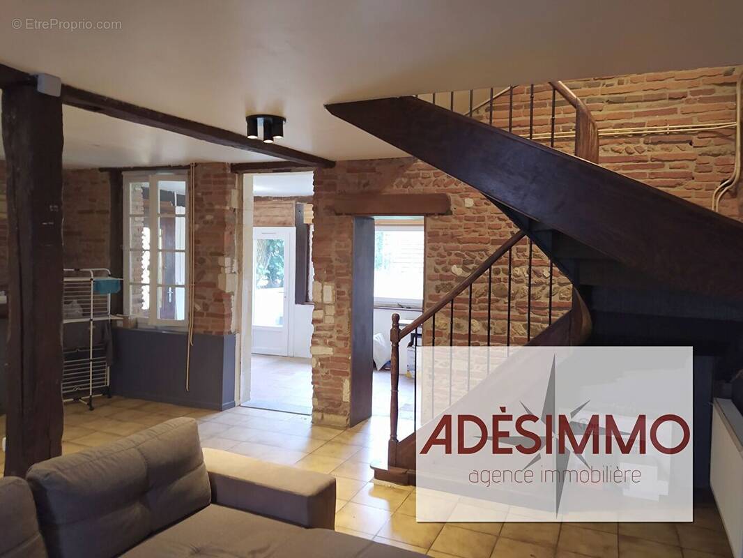 Maison à MONTESQUIEU-VOLVESTRE