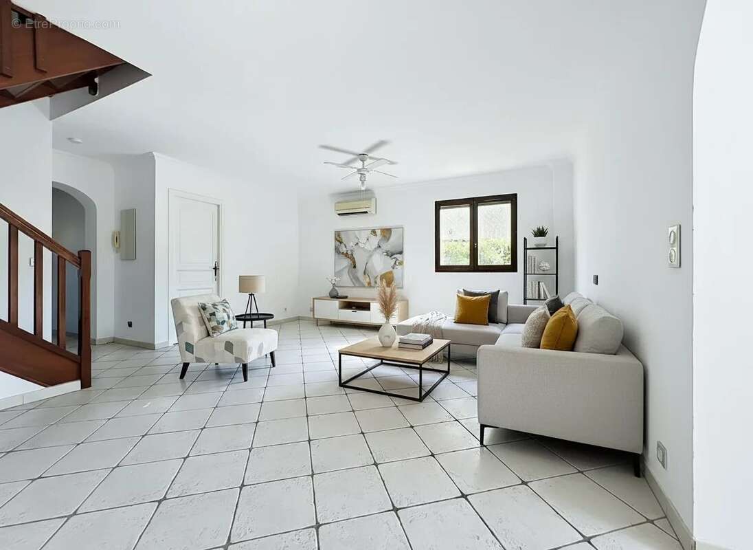 Maison à VILLENEUVE-LOUBET