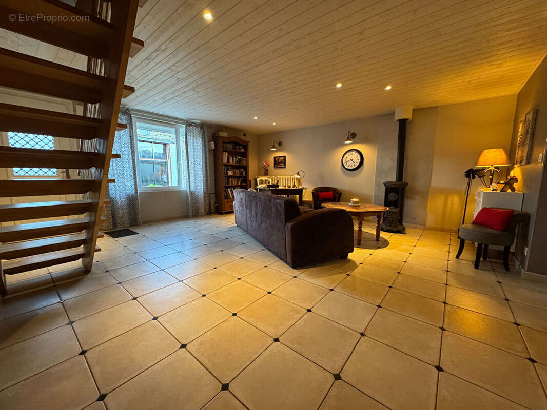 Maison à LA CHAPELLE-ACHARD