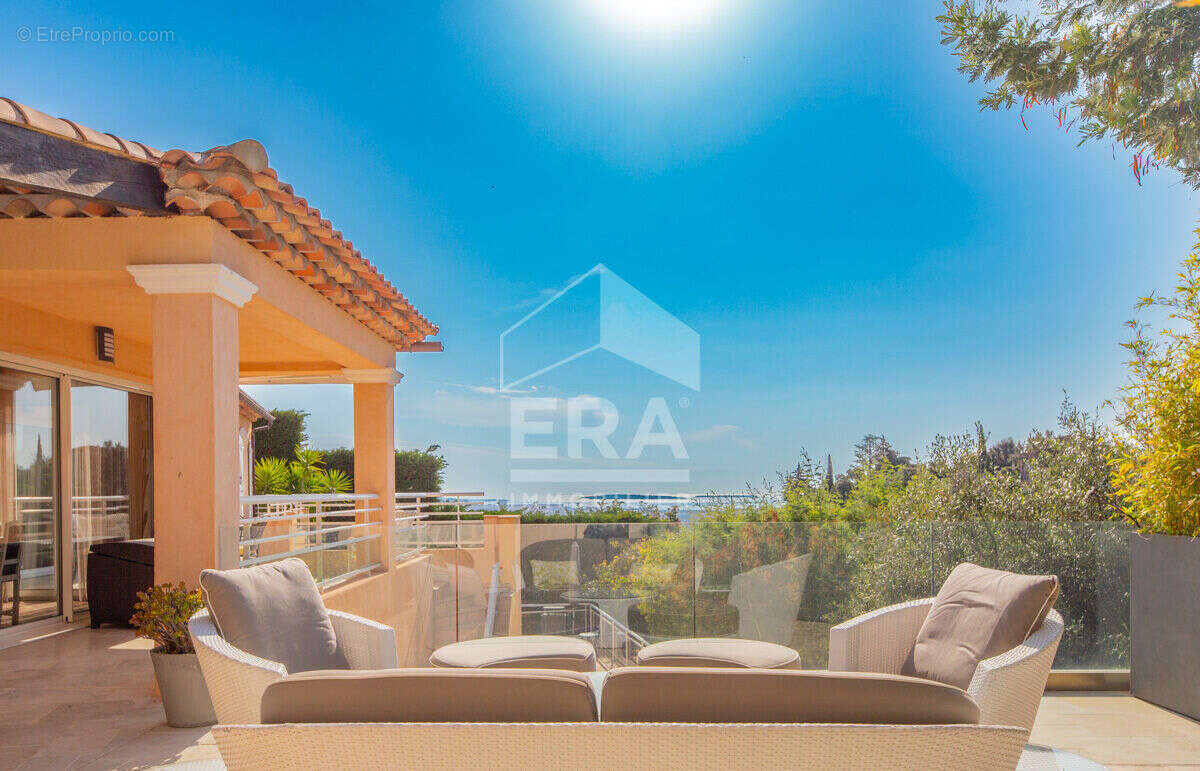 Maison à MANDELIEU-LA-NAPOULE