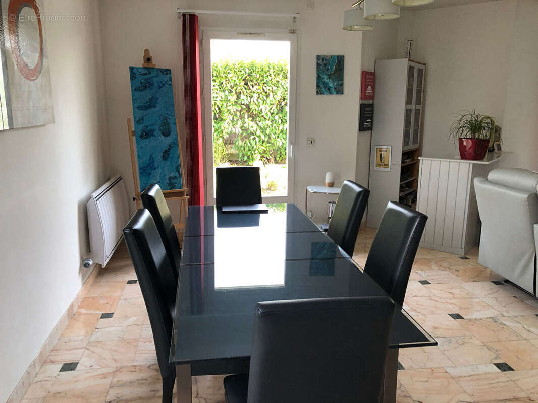TOUSSUS LE NOBLE Maison familiale avec jardin et garage - photo 3