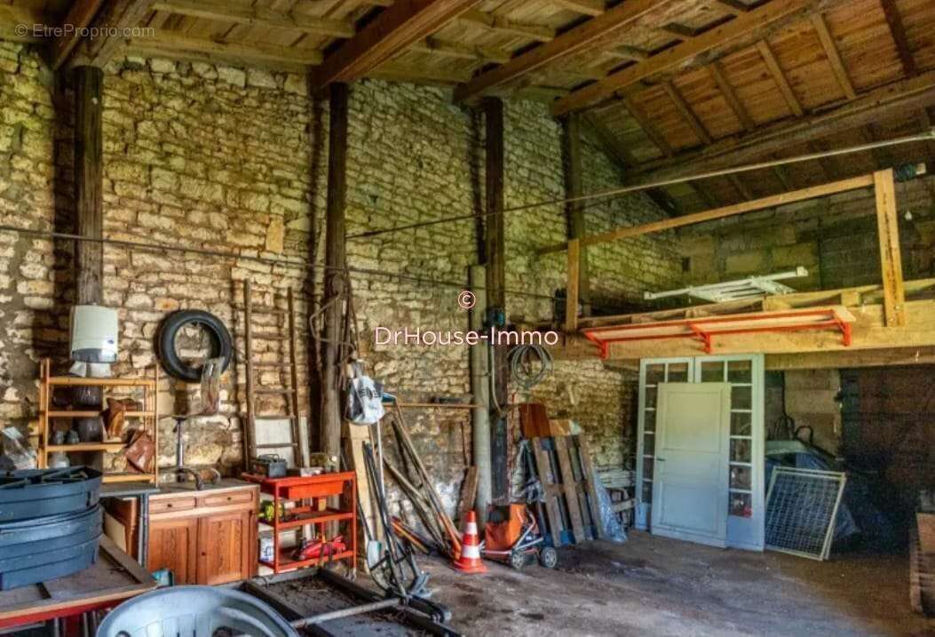 Autre à PORT-D'ENVAUX