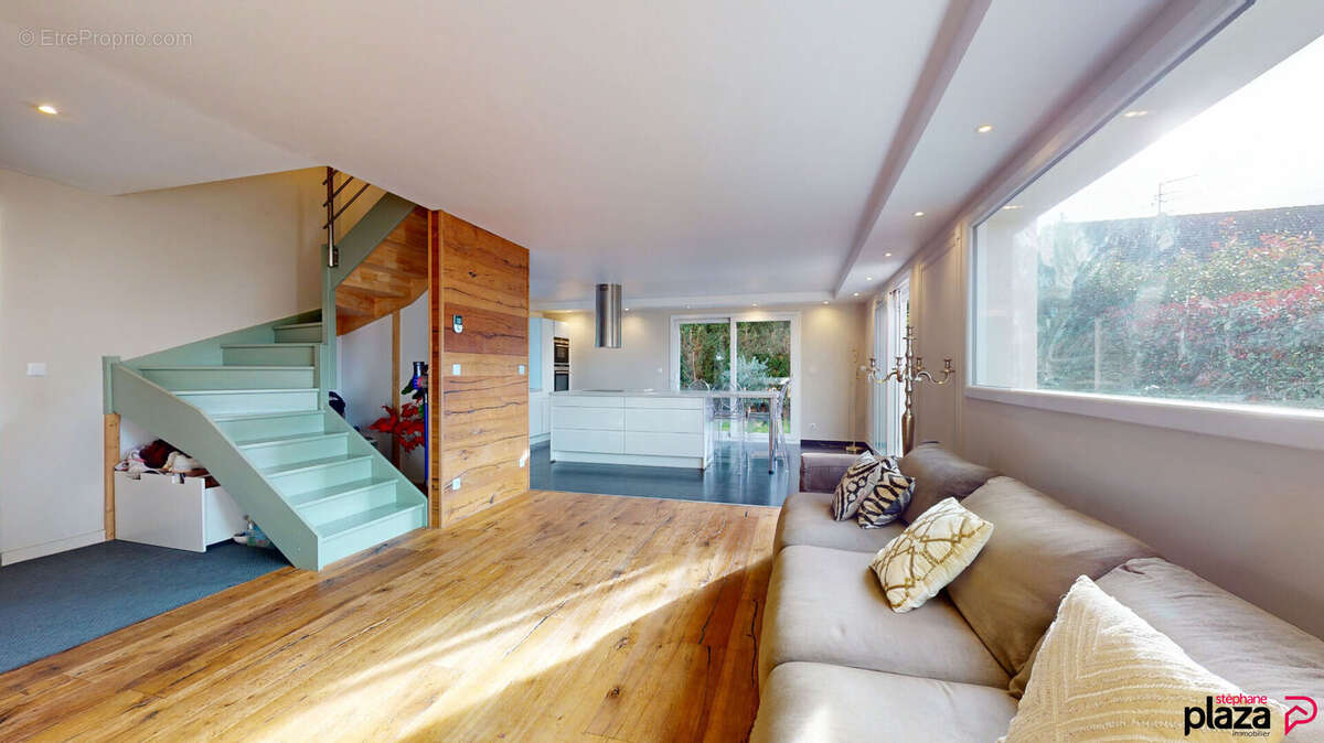 Maison à SCIENTRIER