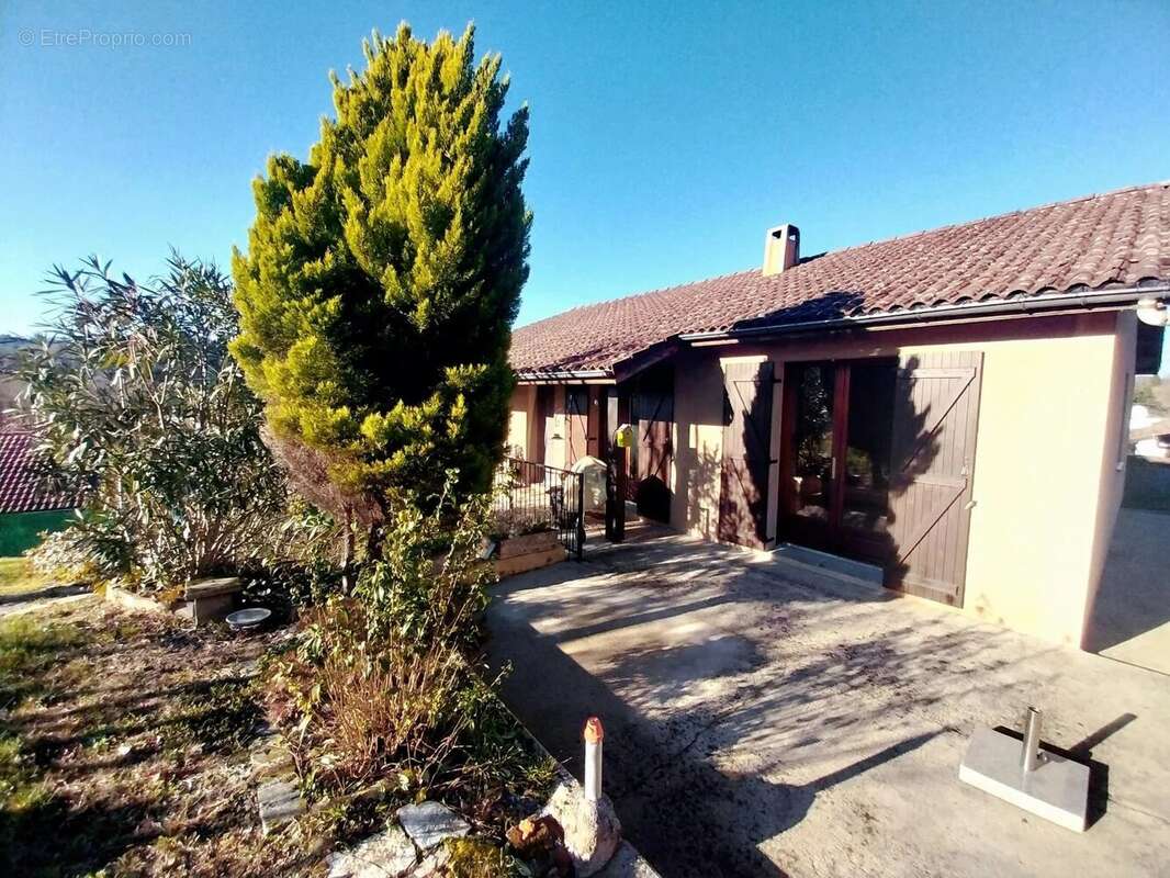 Maison à SAINT-VERAND