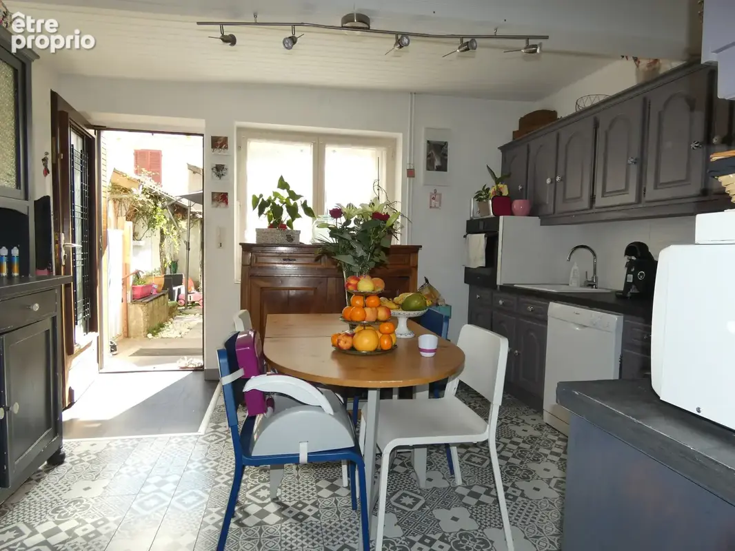 Maison de village avec terrasse et garage - photo 3