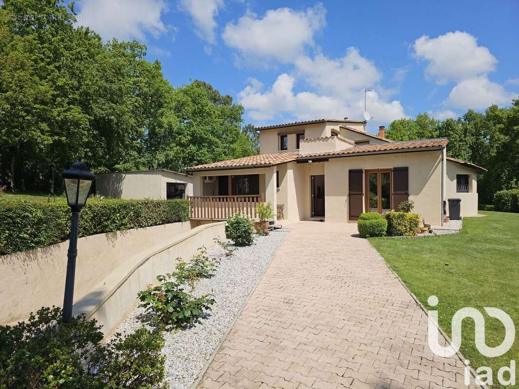 Maison 220 m² à Gageac-Et-Rouillac  - photo 2