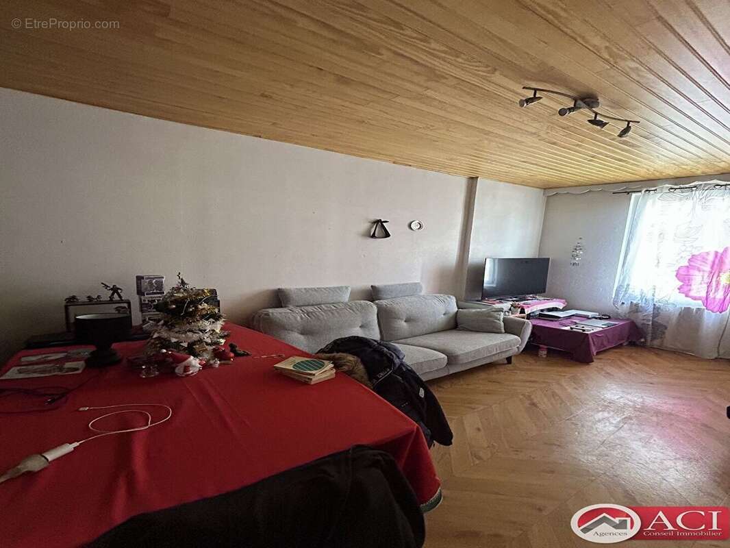 Bornel gare sur place , Immeuble de 4 appartements - photo 7
