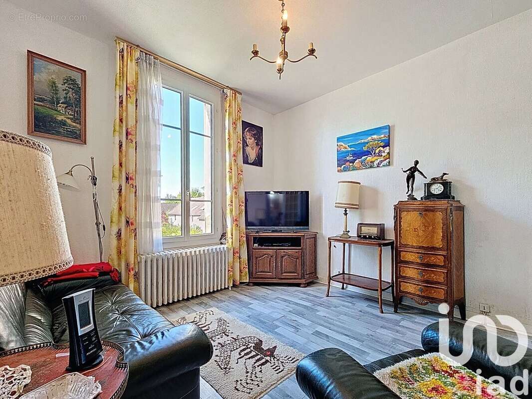 Photo 7 - Maison à LAROCHE-SAINT-CYDROINE