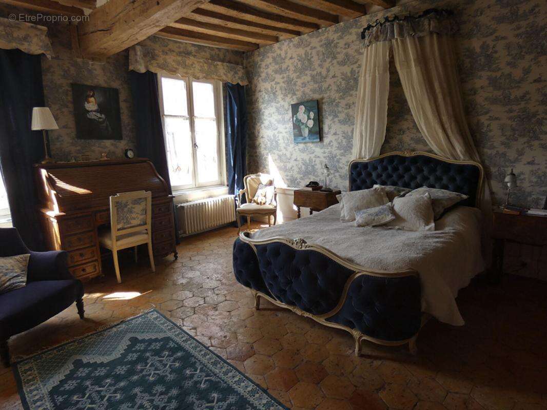 Maison à IVRY-LA-BATAILLE