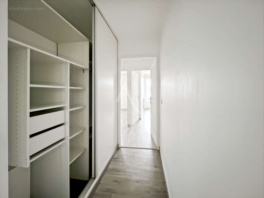 Appartement à VAUREAL
