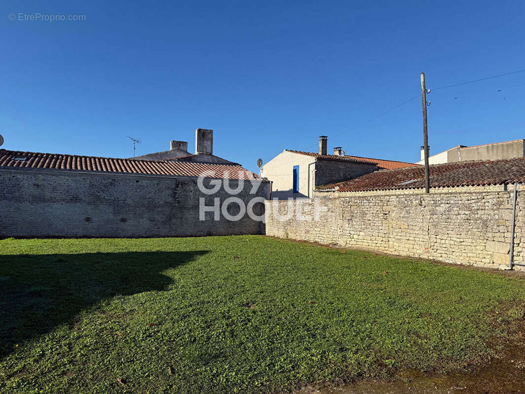 Terrain à SAINT-PIERRE-D'OLERON