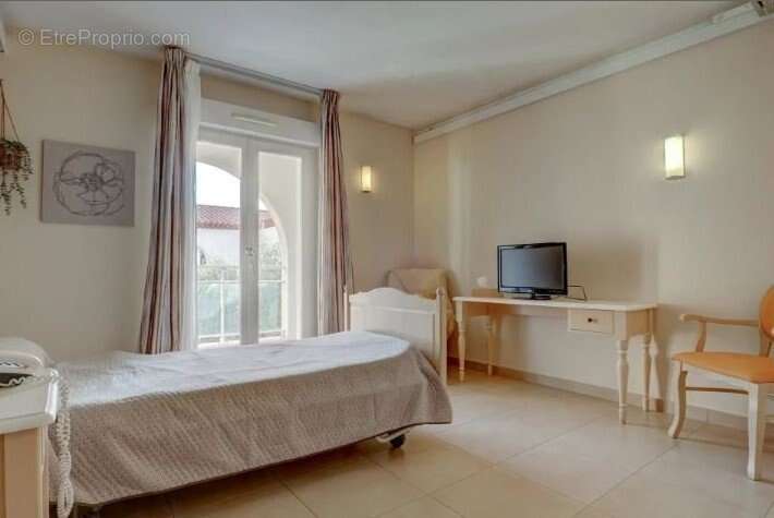 Investissement locatif  saint victoret  résidence ehpad la filosette  6.02 % de rentabilité - photo 2