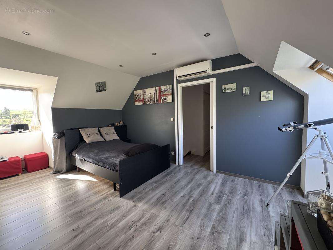 Maison à PONT-SUR-YONNE