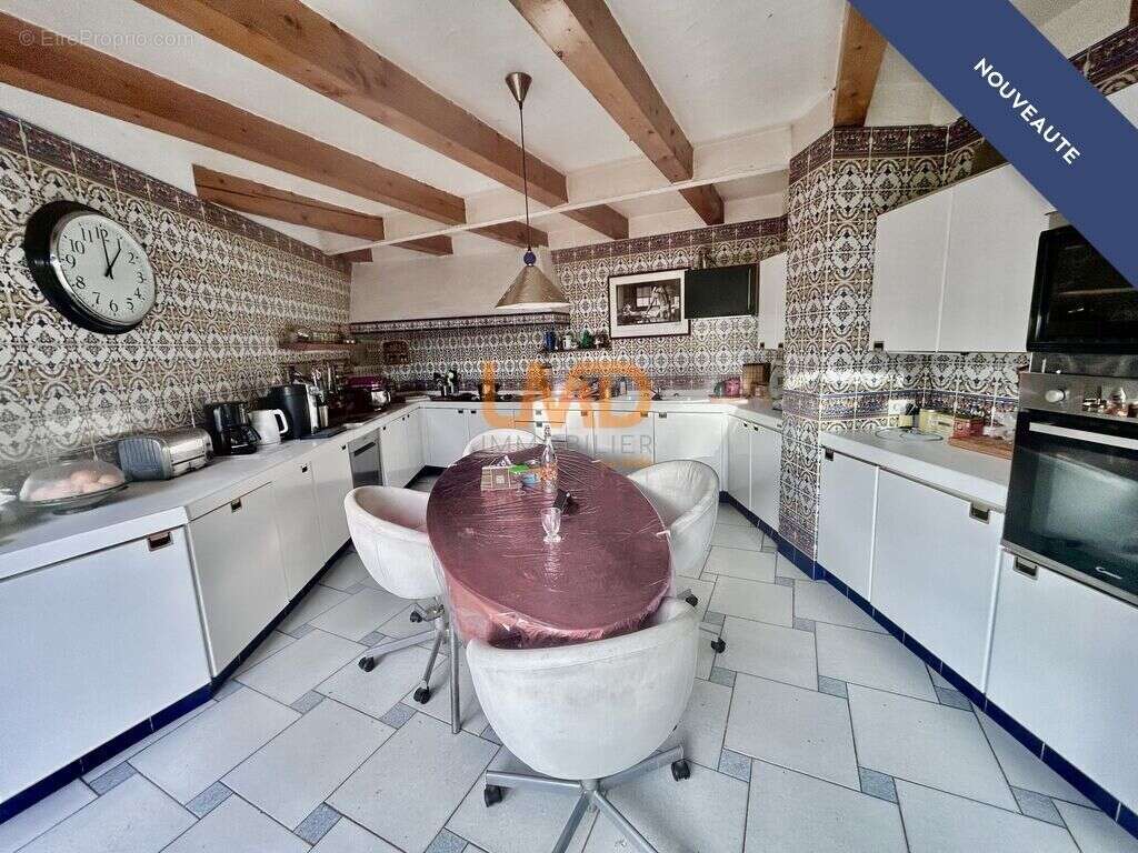 Maison à VESTRIC-ET-CANDIAC