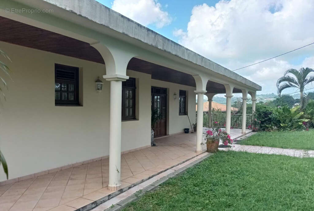 Appartement à LE ROBERT