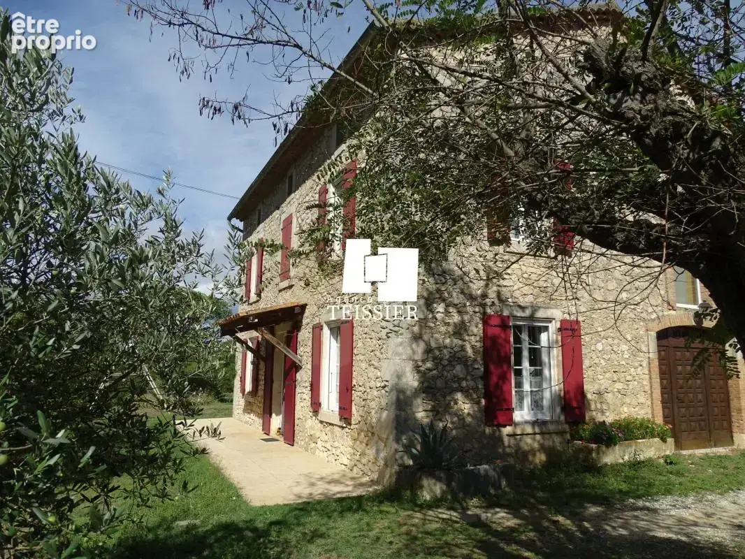 Exclusivité ! Uzes, 25 min : mas de hameau avec dépendance sur - photo 2