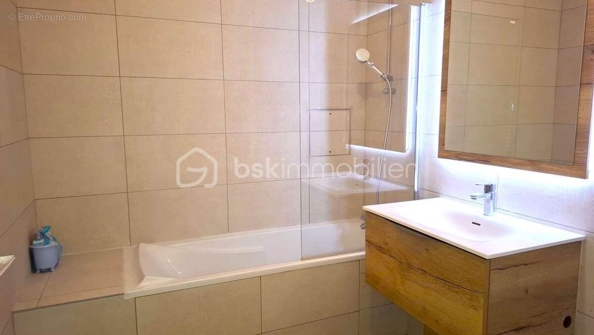 Appartement à LEVALLOIS-PERRET