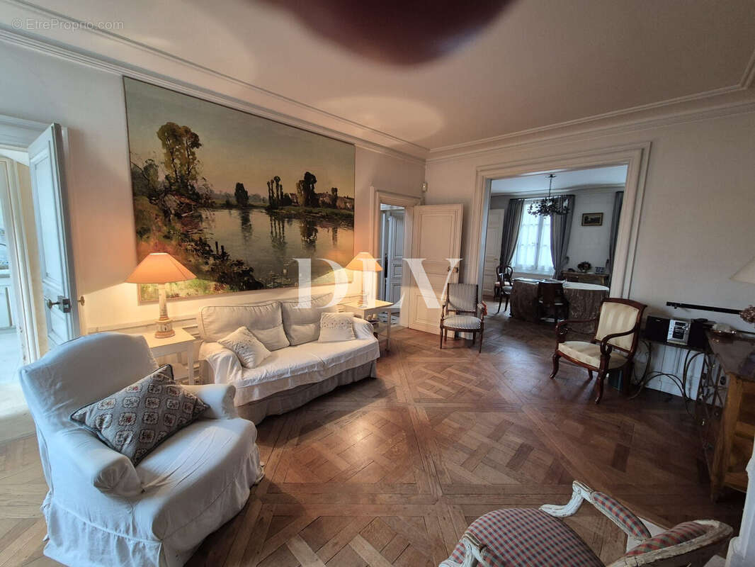 Maison à FONTAINEBLEAU