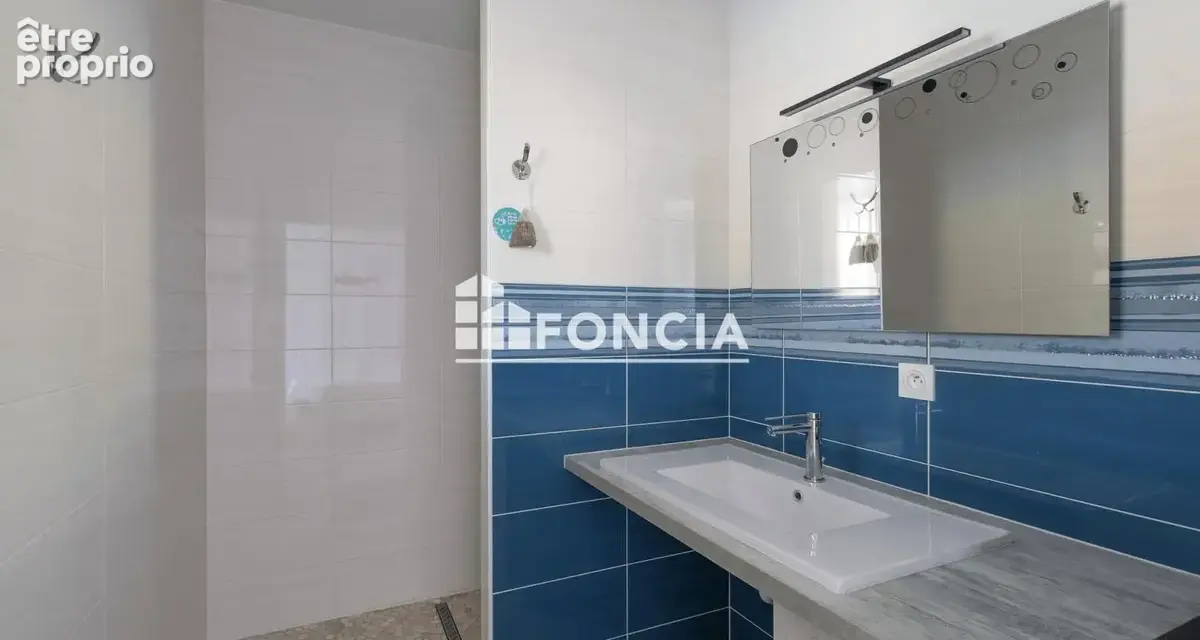 Maison moderne de 2015 188 m² avec piscine et prestations complètes - photo 17
