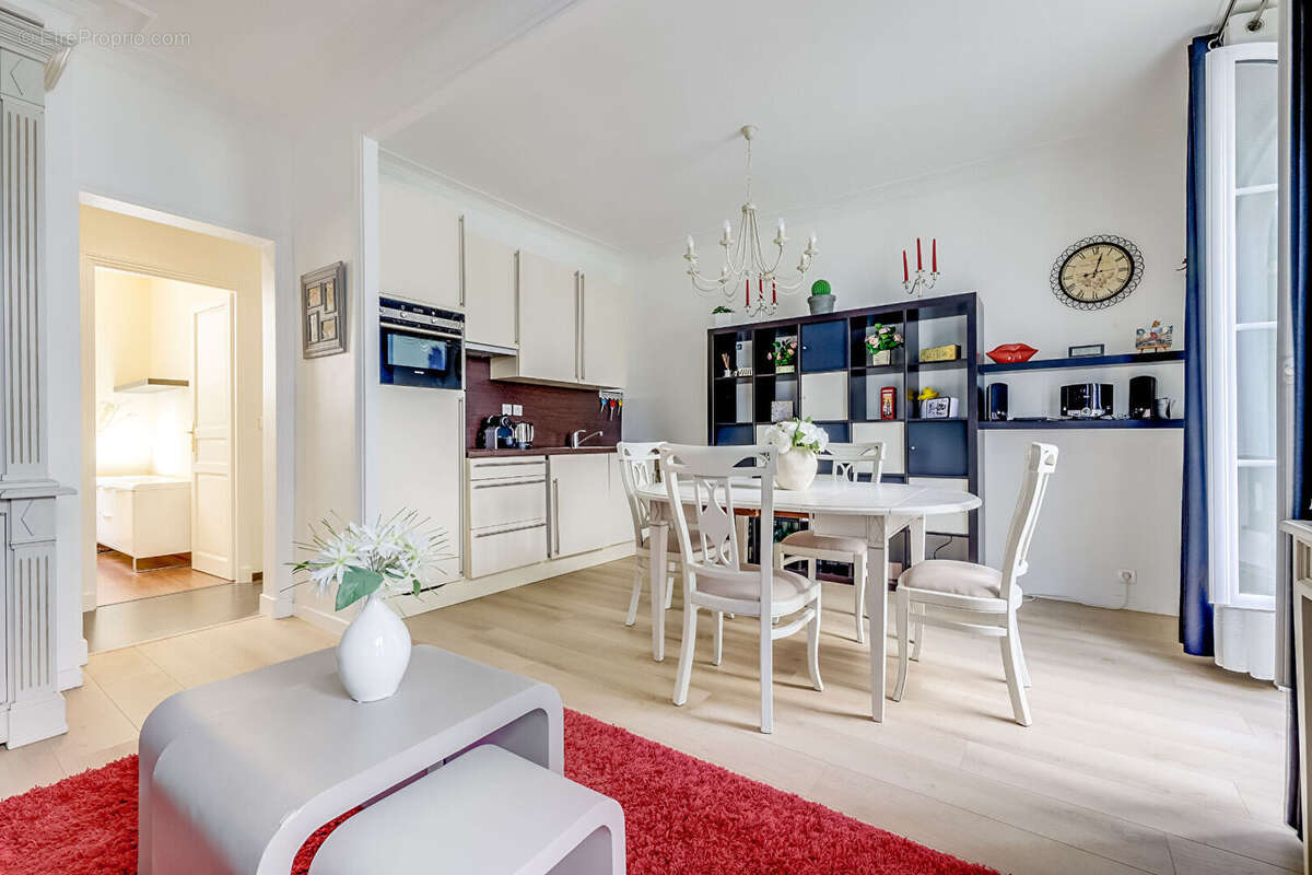 Appartement à PARIS-17E