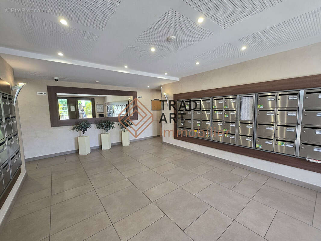 Appartement à FLEURY-MEROGIS