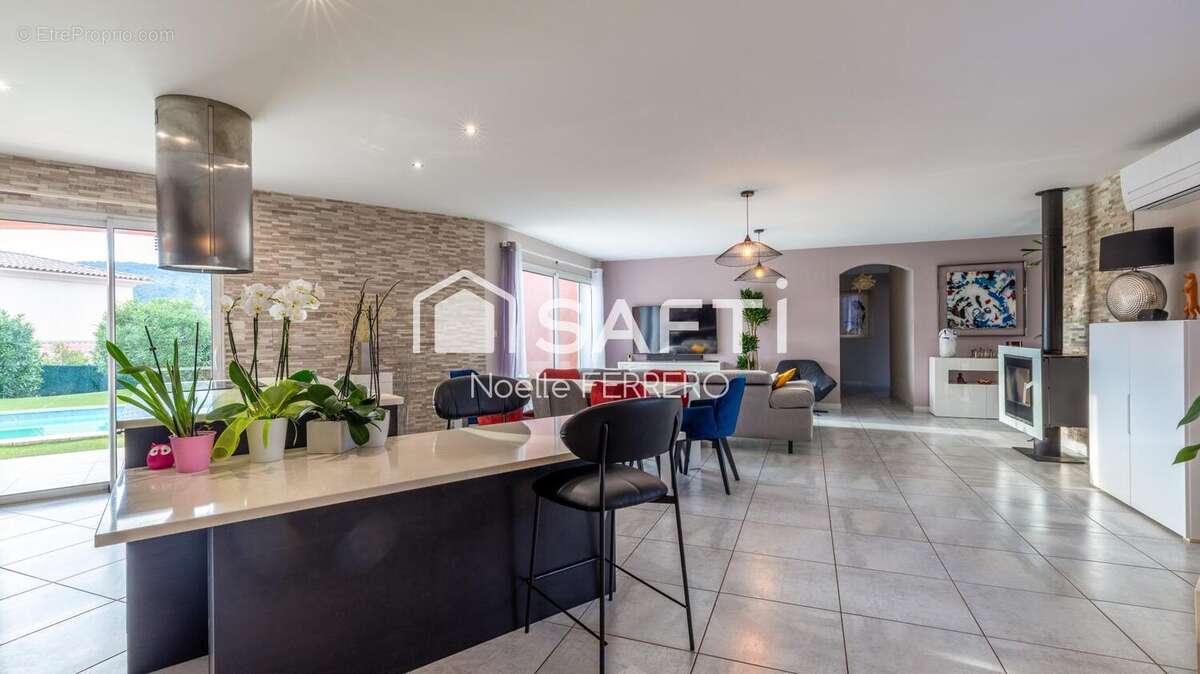 Photo 5 - Maison à FREJUS