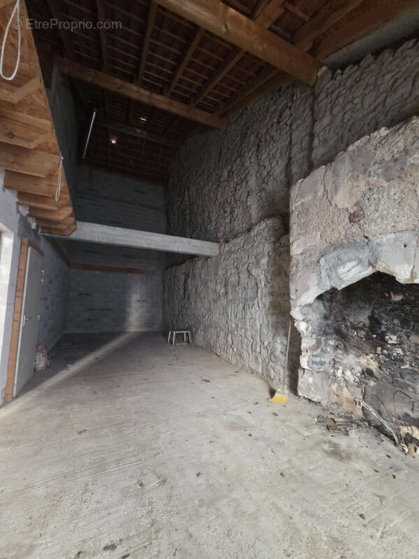 Immeuble de caractère avec fort potentiel au cœur du bourg de Castillonnès - photo 12