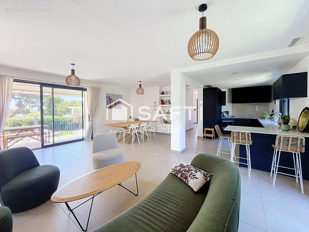 Maison 210 m² à Carry-Le-Rouet  - photo 3