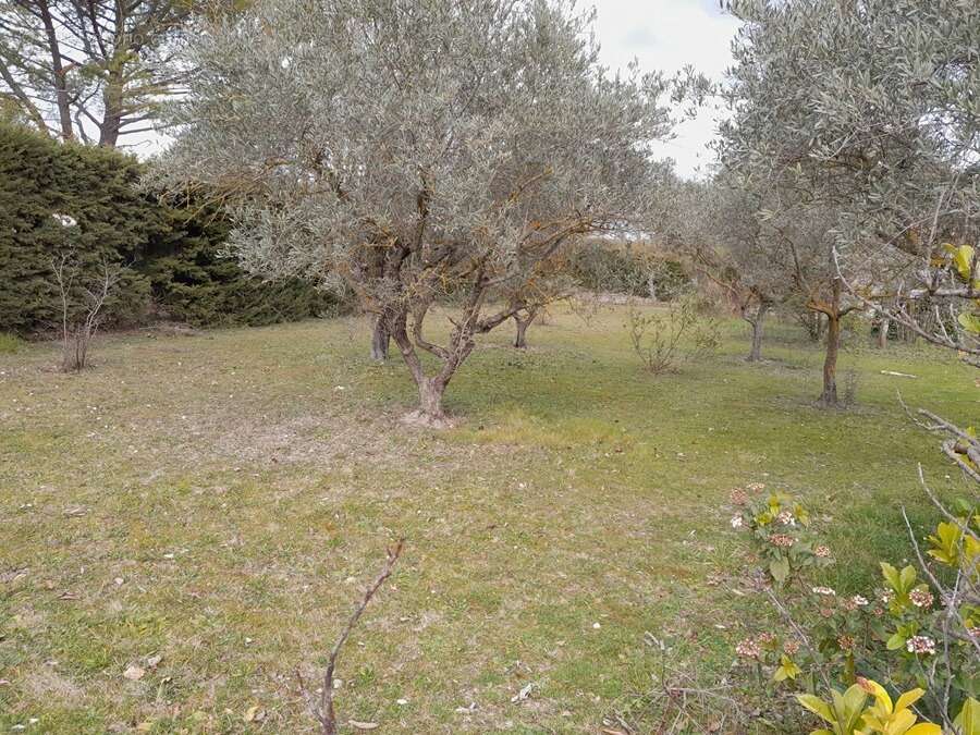 Terrain à LAMBESC