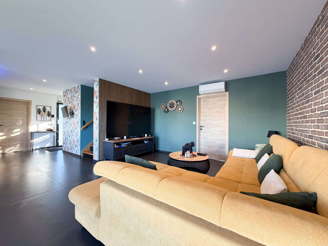 Maison à SAINT-CELERIN