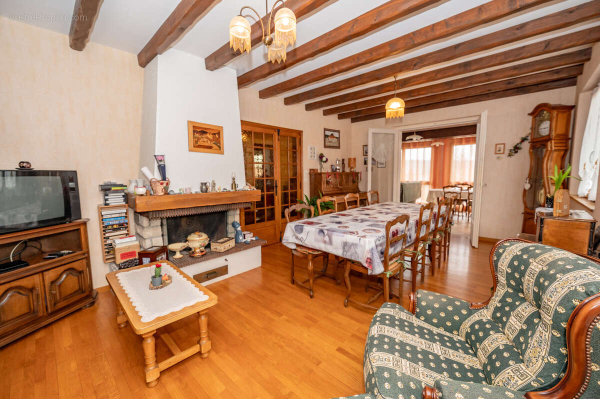 Maison à VUILLECIN