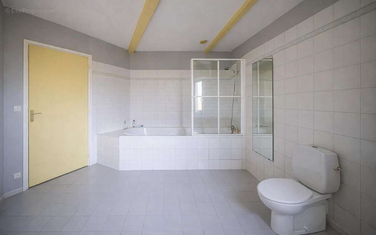 Maison à YVRE-L'EVEQUE