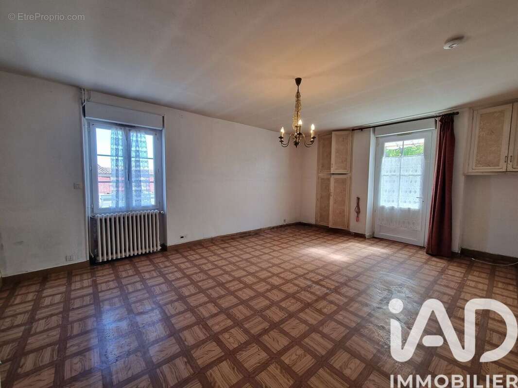 Maison 163 m² à Paizay-Naudouin-Embourie  - photo 5